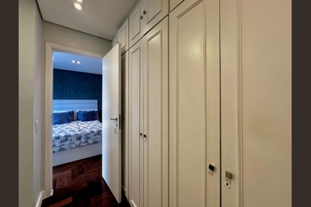 Casa à venda com 490m², 5 quartos e 3 vagasCloset 2 Suíte 5