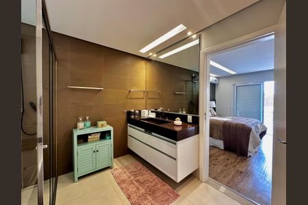 Casa à venda com 490m², 5 quartos e 3 vagasBanheiro Suíte 2