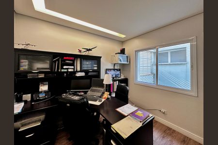 Casa à venda com 490m², 5 quartos e 3 vagasEscritório