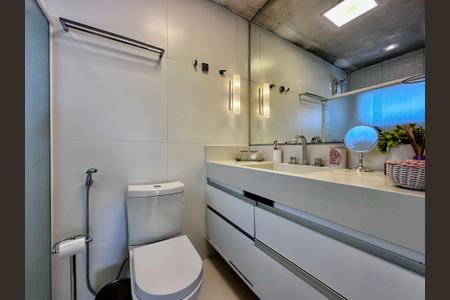 Casa à venda com 490m², 5 quartos e 3 vagasBanheiro Suíte 1