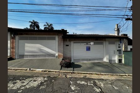 Casa à venda com 490m², 5 quartos e 3 vagasFachada