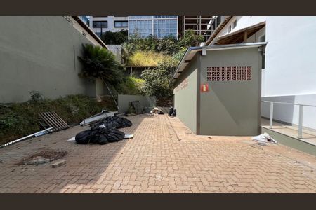 Casa para alugar com 539m², 5 quartos e 8 vagas Casa para alugar com 539m², 5 quartos e 8 vagasGaragem