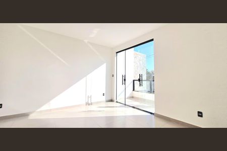 Casa à venda com 180m², 3 quartos e 2 vagas Casa à venda com 180m², 3 quartos e 2 vagasSuite