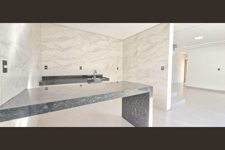 Casa à venda com 180m², 3 quartos e 2 vagas Casa à venda com 180m², 3 quartos e 2 vagasCozinha