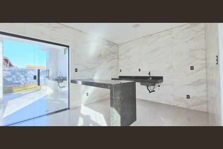 Casa à venda com 180m², 3 quartos e 2 vagas Casa à venda com 180m², 3 quartos e 2 vagasCozinha