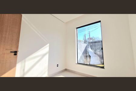 Casa à venda com 180m², 3 quartos e 2 vagas Casa à venda com 180m², 3 quartos e 2 vagasQuarto 1