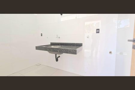 Casa à venda com 180m², 3 quartos e 2 vagas Casa à venda com 180m², 3 quartos e 2 vagasCozinha