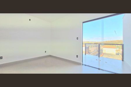 Casa à venda com 180m², 3 quartos e 2 vagas Casa à venda com 180m², 3 quartos e 2 vagasSuite