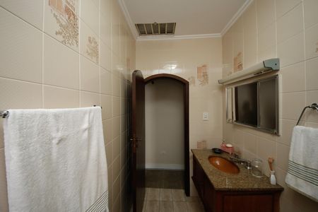 Casa à venda com 207m², 3 quartos e 2 vagasBanheiro 2