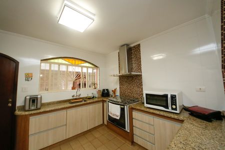 Casa à venda com 207m², 3 quartos e 2 vagasCozinha