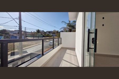 Casa à venda com 180m², 3 quartos e 2 vagas Casa à venda com 180m², 3 quartos e 2 vagasVaranda da Suíte