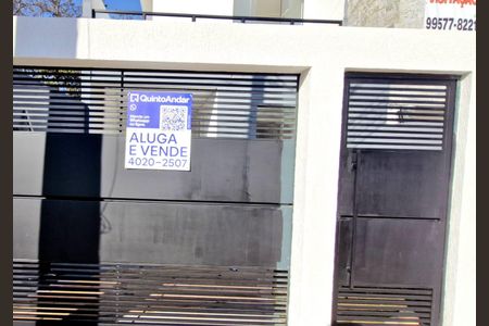Casa à venda com 180m², 3 quartos e 2 vagas Casa à venda com 180m², 3 quartos e 2 vagasPlaca