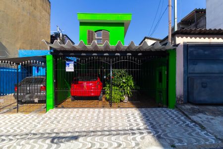 Casa à venda com 125m², 3 quartos e 2 vagas Casa à venda com 125m², 3 quartos e 2 vagasFachada