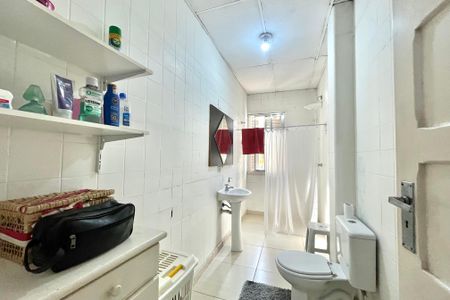 Casa à venda com 300m², 3 quartos e 2 vagasBanheiro