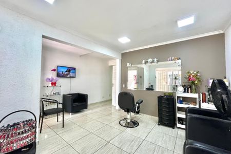 Casa à venda com 300m², 3 quartos e 2 vagasSala