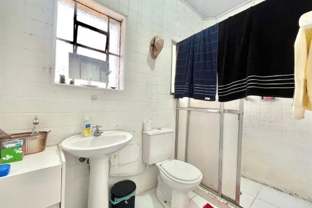 Casa à venda com 300m², 3 quartos e 2 vagasBanheiro da Suíte