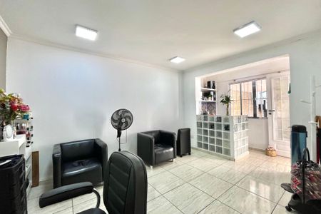 Casa à venda com 300m², 3 quartos e 2 vagasSala