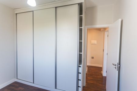 Armário do Quarto 1 de apartamento para alugar com 2 quartos, 70m² em Santo Antônio, Belo Horizonte