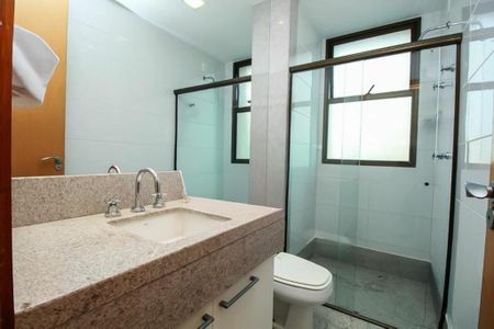 Apartamento à venda com 140m², 3 quartos e 3 vagasSuíte 1 Banheiro