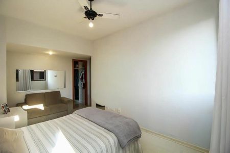 Apartamento à venda com 140m², 3 quartos e 3 vagas Apartamento à venda com 140m², 3 quartos e 3 vagasSuíte 1