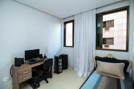 Apartamento à venda com 140m², 3 quartos e 3 vagasQuarto