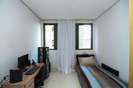 Apartamento à venda com 140m², 3 quartos e 3 vagas Apartamento à venda com 140m², 3 quartos e 3 vagasQuarto