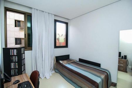 Apartamento à venda com 140m², 3 quartos e 3 vagasQuarto