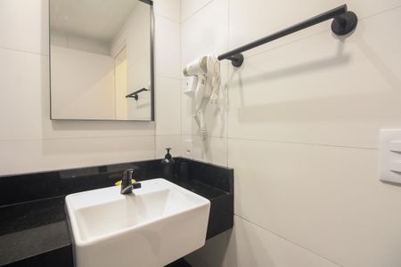 Apartamento para alugar com 32m², 1 quarto e sem vaga Apartamento para alugar com 32m², 1 quarto e sem vagaBanheiro