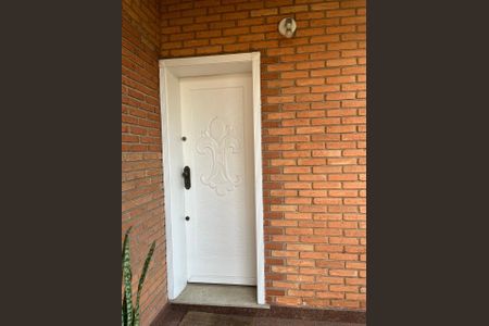 Casa à venda com 215m², 3 quartos e 2 vagasEntrada