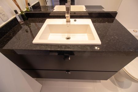 Apartamento à venda com 241m², 4 quartos e 4 vagas Apartamento à venda com 241m², 4 quartos e 4 vagasBanheiro da Suíte 1