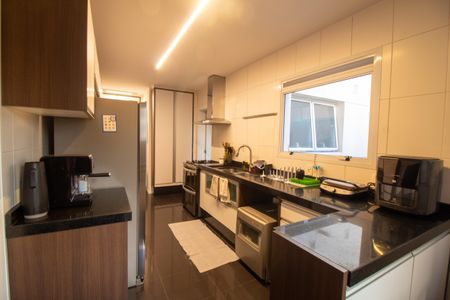 Apartamento à venda com 241m², 4 quartos e 4 vagas Apartamento à venda com 241m², 4 quartos e 4 vagasCozinha