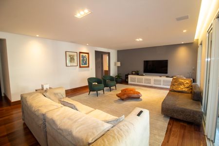 Apartamento à venda com 241m², 4 quartos e 4 vagas Apartamento à venda com 241m², 4 quartos e 4 vagasSala