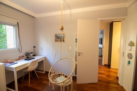 Apartamento à venda com 241m², 4 quartos e 4 vagas Apartamento à venda com 241m², 4 quartos e 4 vagasSuíte 2