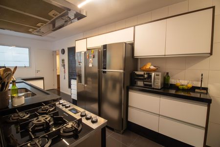 Apartamento à venda com 241m², 4 quartos e 4 vagas Apartamento à venda com 241m², 4 quartos e 4 vagasCozinha
