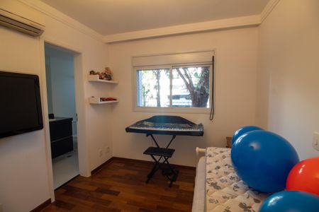 Apartamento à venda com 241m², 4 quartos e 4 vagas Apartamento à venda com 241m², 4 quartos e 4 vagasSuíte 1