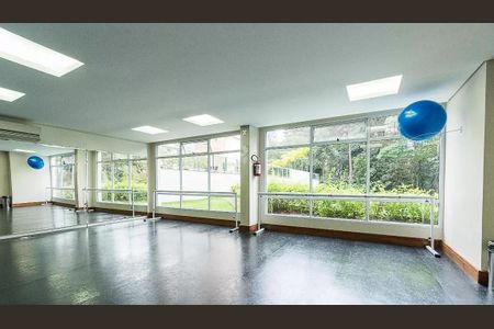 Apartamento à venda com 241m², 4 quartos e 4 vagas Apartamento à venda com 241m², 4 quartos e 4 vagasÁrea comum - Sala de Ginastica