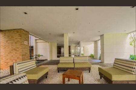 Apartamento à venda com 241m², 4 quartos e 4 vagas Apartamento à venda com 241m², 4 quartos e 4 vagasHall Social