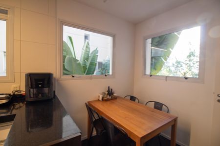 Apartamento à venda com 241m², 4 quartos e 4 vagas Apartamento à venda com 241m², 4 quartos e 4 vagasCopa