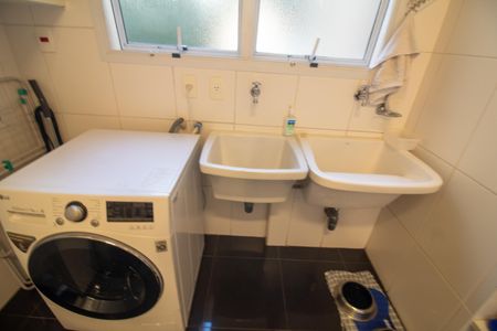 Apartamento à venda com 241m², 4 quartos e 4 vagas Apartamento à venda com 241m², 4 quartos e 4 vagasÁrea de Serviço