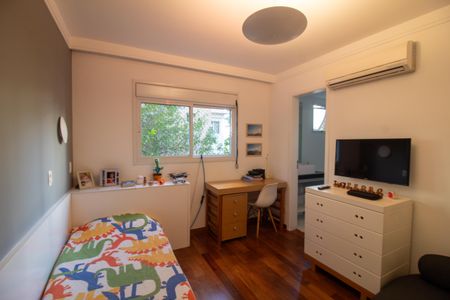 Apartamento à venda com 241m², 4 quartos e 4 vagas Apartamento à venda com 241m², 4 quartos e 4 vagasSuíte 3