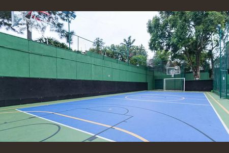 Apartamento à venda com 241m², 4 quartos e 4 vagas Apartamento à venda com 241m², 4 quartos e 4 vagasÁrea comum - Quadra