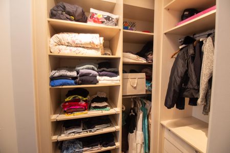 Apartamento à venda com 241m², 4 quartos e 4 vagas Apartamento à venda com 241m², 4 quartos e 4 vagasCloset da suíte 2