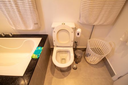 Apartamento à venda com 241m², 4 quartos e 4 vagas Apartamento à venda com 241m², 4 quartos e 4 vagasBanheiro da Suíte 4