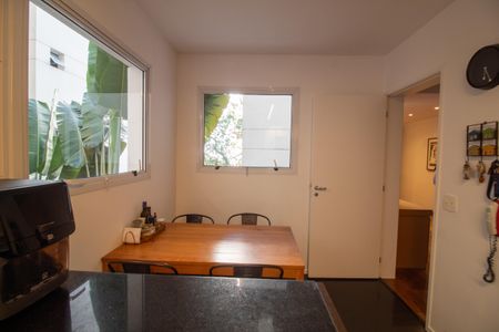 Apartamento à venda com 241m², 4 quartos e 4 vagas Apartamento à venda com 241m², 4 quartos e 4 vagasCopa