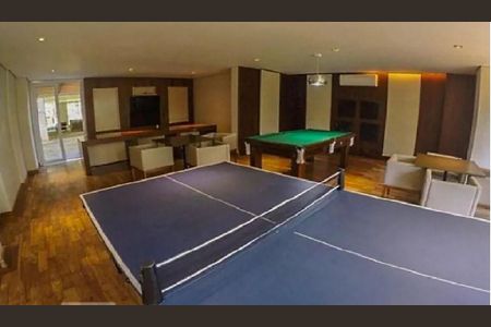 Apartamento à venda com 241m², 4 quartos e 4 vagas Apartamento à venda com 241m², 4 quartos e 4 vagasÁrea comum - Sala de Jogos
