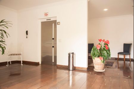 Apartamento à venda com 128m², 3 quartos e 3 vagasHall social