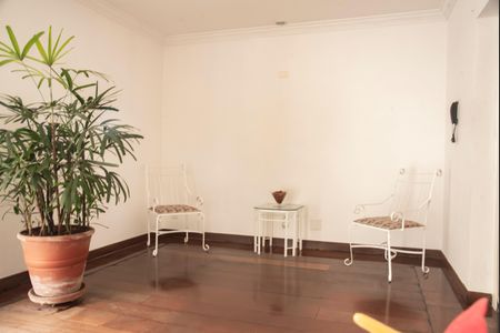 Apartamento à venda com 128m², 3 quartos e 3 vagasHall social