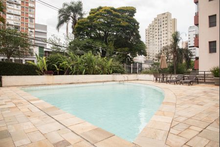 Apartamento à venda com 128m², 3 quartos e 3 vagasÁrea comum - Piscina 2