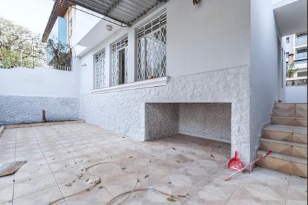 Casa à venda com 161m², 3 quartos e 2 vagasFoto 01