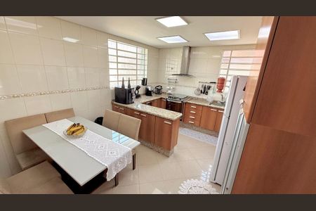 Foto 03 de casa à venda com 3 quartos, 143m² em Vila Parque Jabaquara, São Paulo